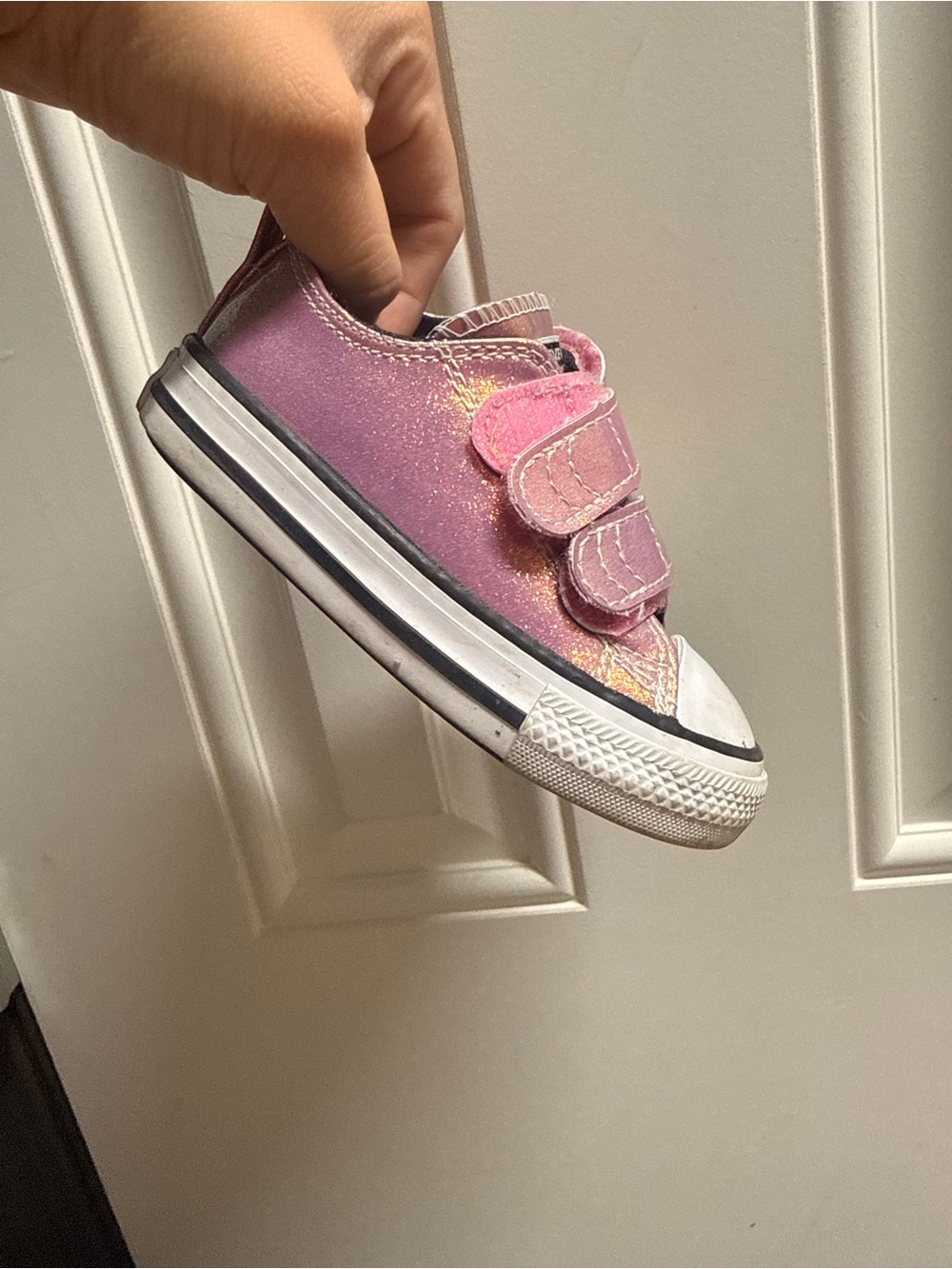 Converse Kids Pink Glitter Velcro Low Top Sneaker